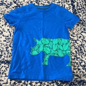 Mini boden 6-7 rhino appliqué short sleeve shirt
